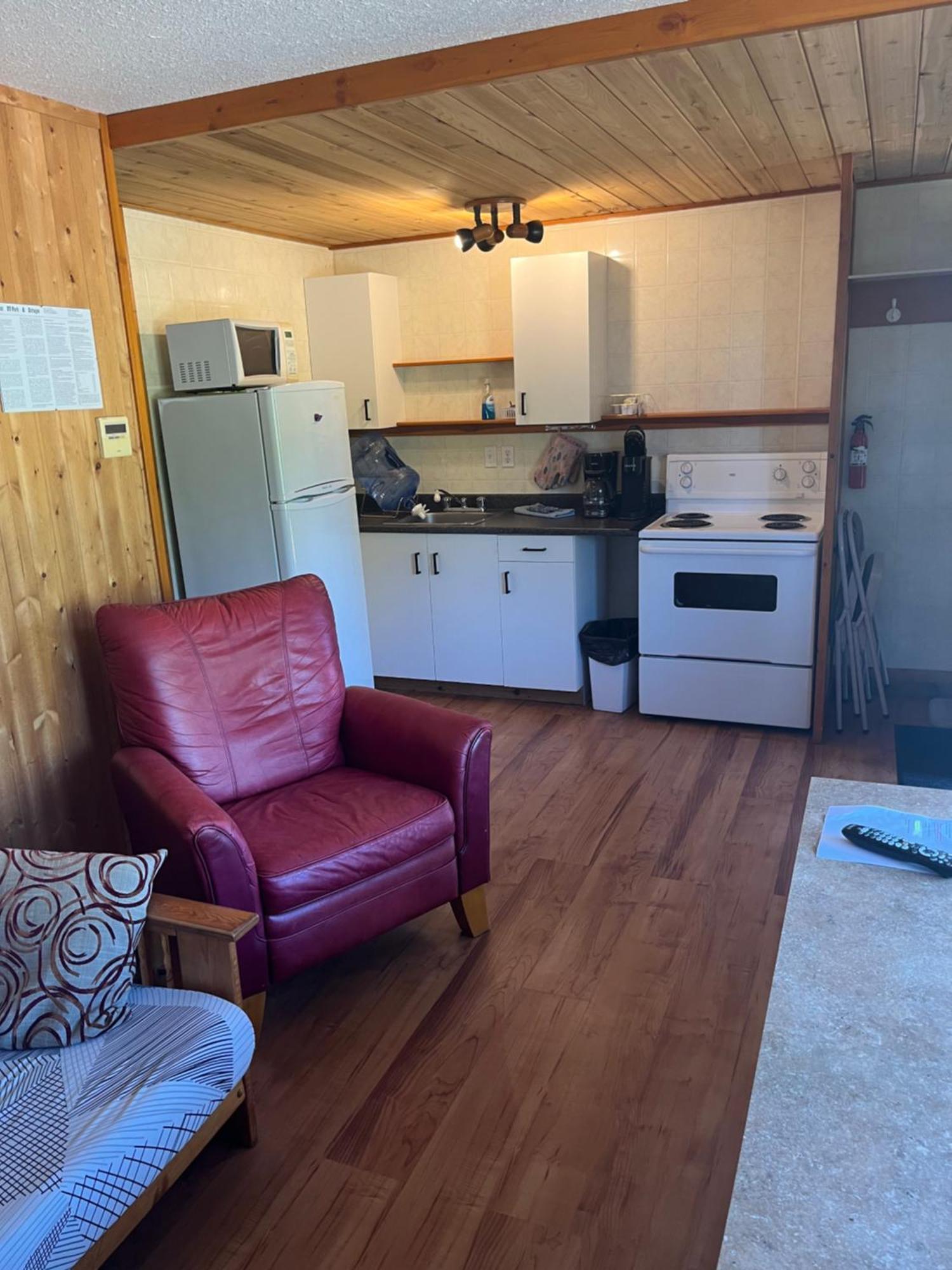 Viewpoint Rv & Cottages Salmon Arm Exterior photo