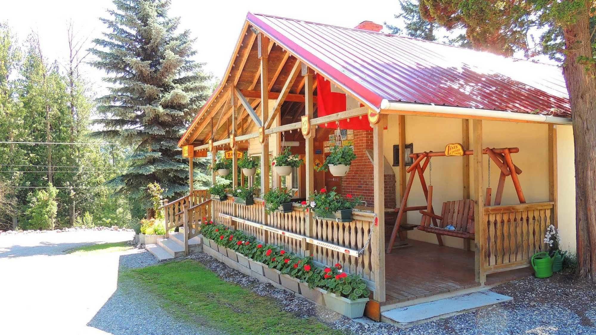 Viewpoint Rv & Cottages Salmon Arm Exterior photo